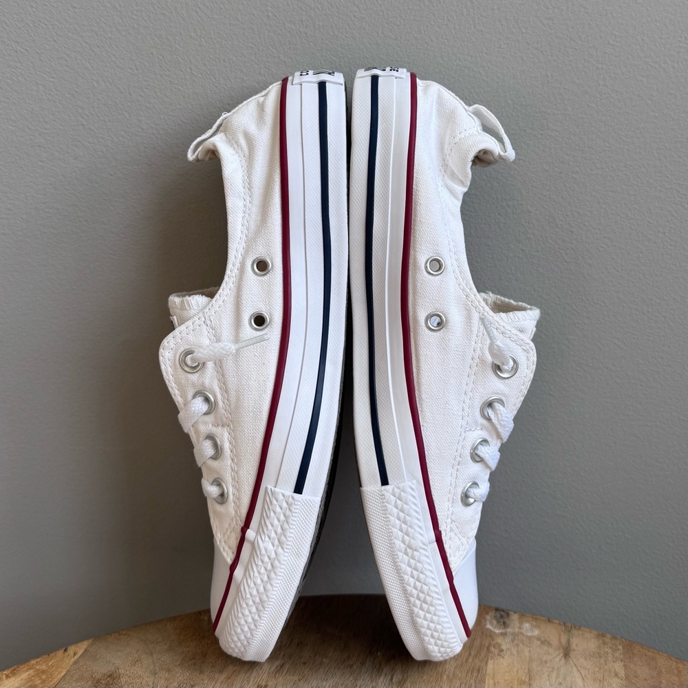 Women’s Converse Shoreline White Size 7.5 Slip On Canvas Sneakers